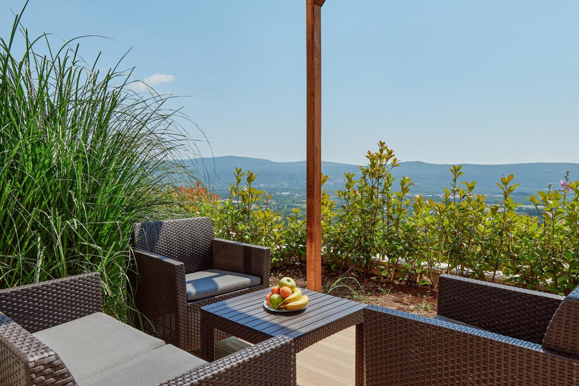 Adriatic Heights Aparthotel Kavac Exterior photo