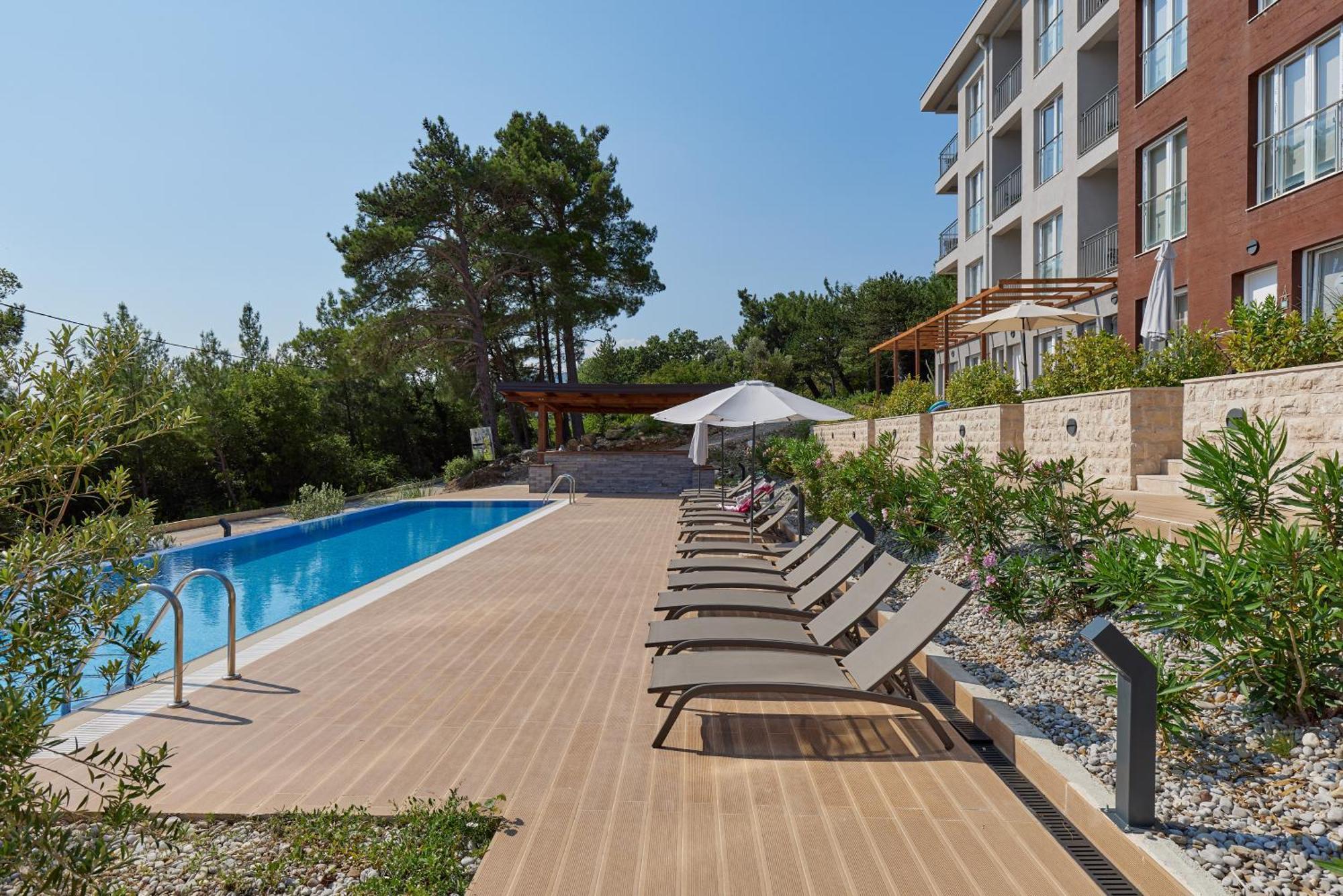 Adriatic Heights Aparthotel Kavac Exterior photo